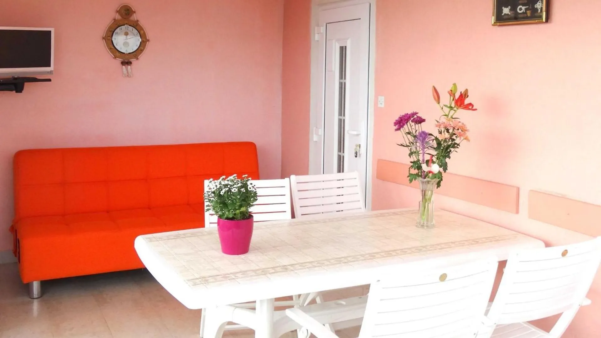 Lush And Sunny Apartment With Balcony And Sea View Crikvenica