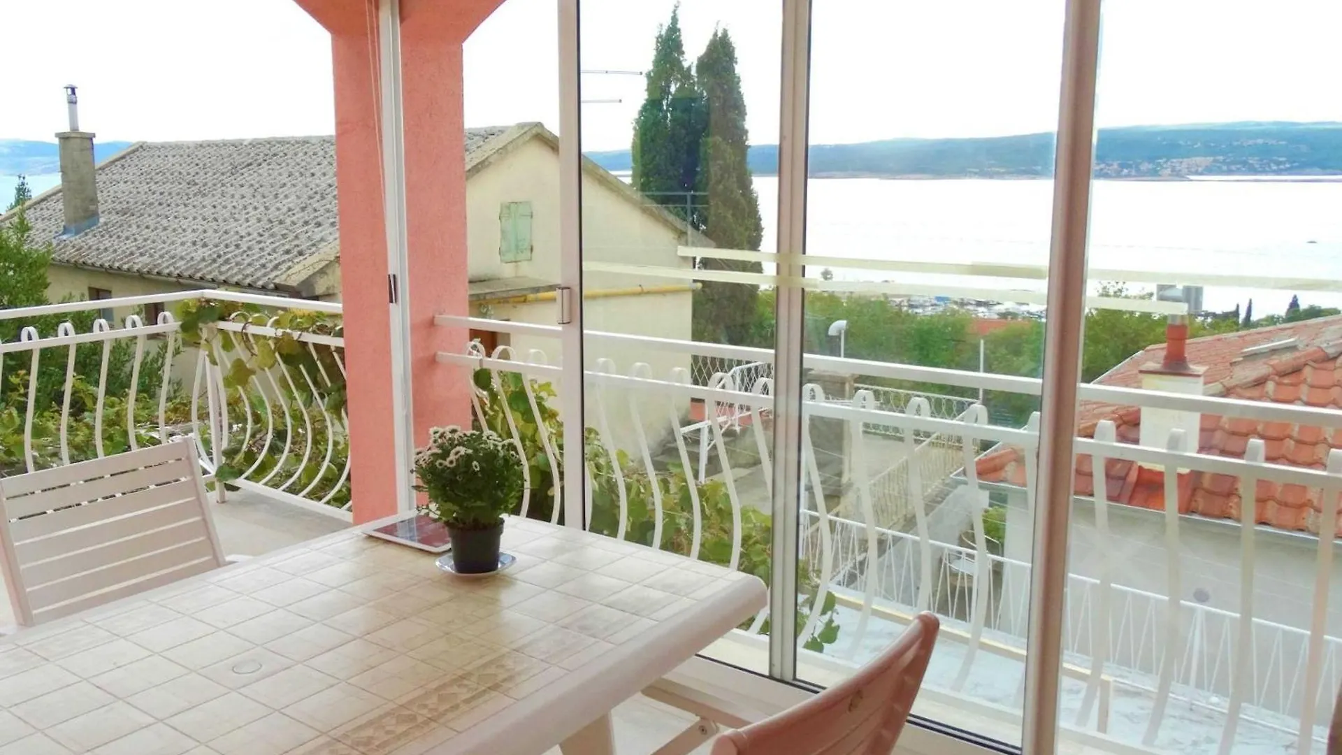Lush And Sunny Apartment With Balcony And Sea View Crikvenica