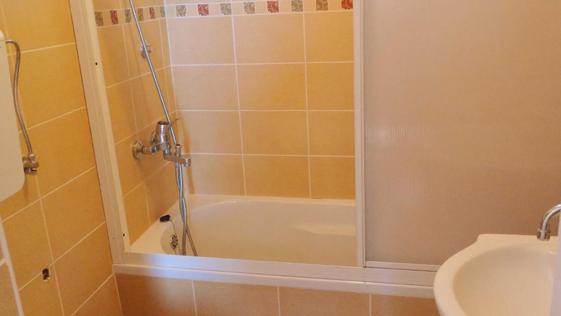 Lush And Sunny Apartment With Balcony And Sea View Crikvenica